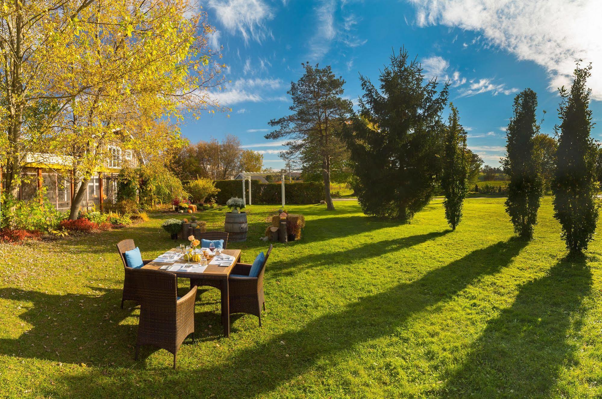 Auberge West Brome Bagian luar foto